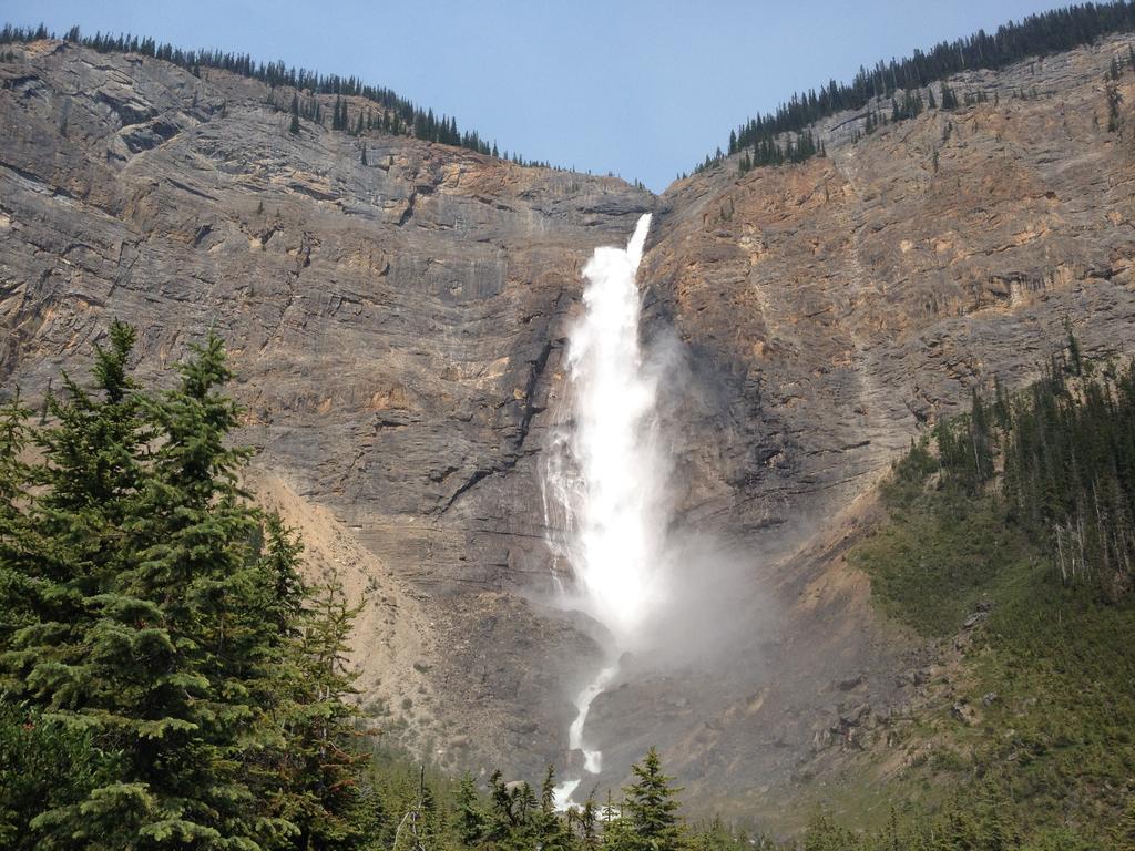 Canadian Rockies Inn - Adults Only Field Luaran gambar