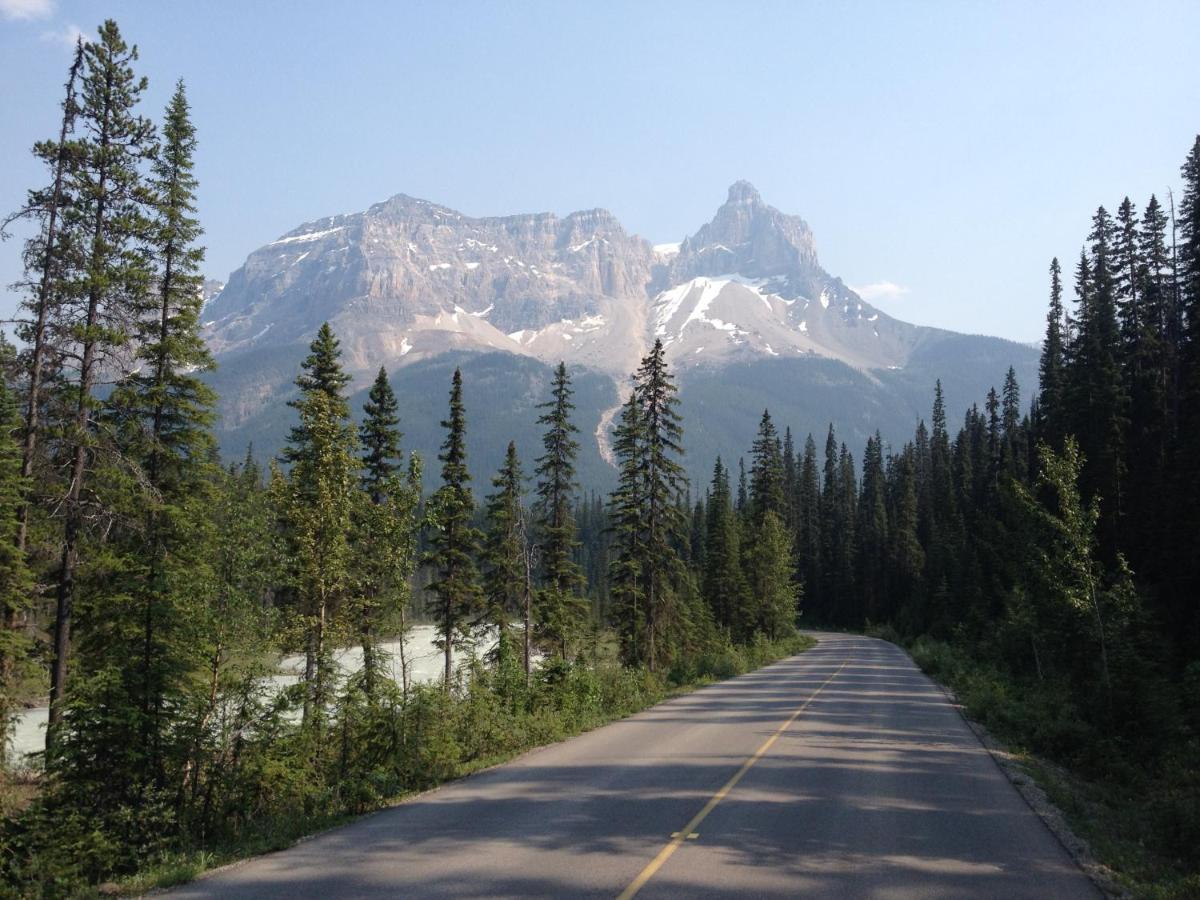 Canadian Rockies Inn - Adults Only Field Luaran gambar